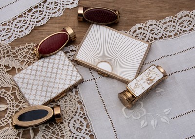 Lot 325 - A collection of Patrys French 1970s compacts