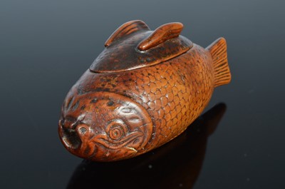 Lot 367 - A late 18th century carved wooden fish snuff box