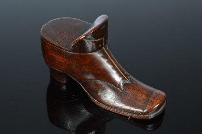 Lot 371 - 19th century carved wooden shoe snuff box