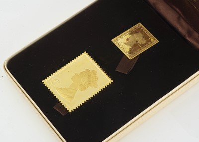 Lot 130 - Two 1970s Hallmark Replicas Limited 22ct gold stamp ingots
