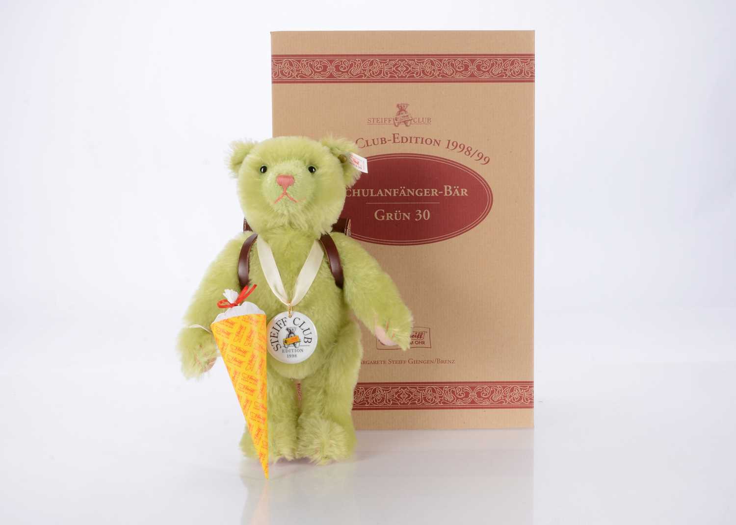 Lot 1 - A Steiff Club limited edition 1998  Schulanfanger-bar-School Starter bear