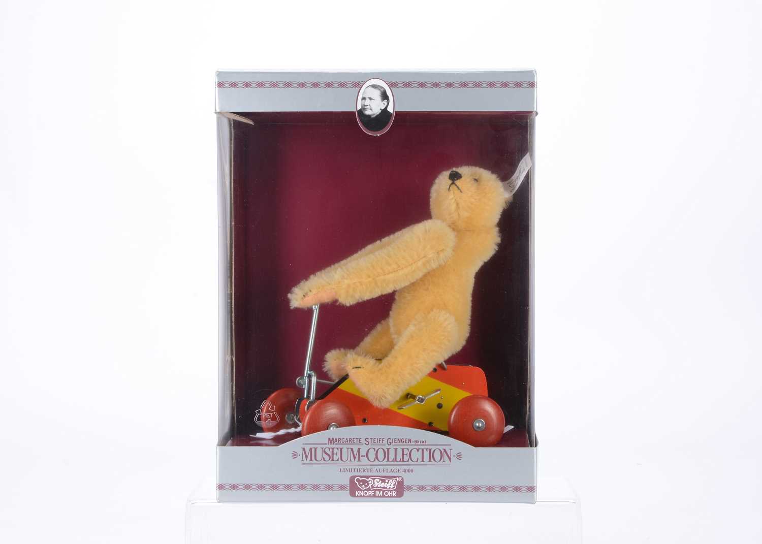 Lot 2 - A Steiff limited edition Museum Collection 1926 "UR" replica Grand teddy bear