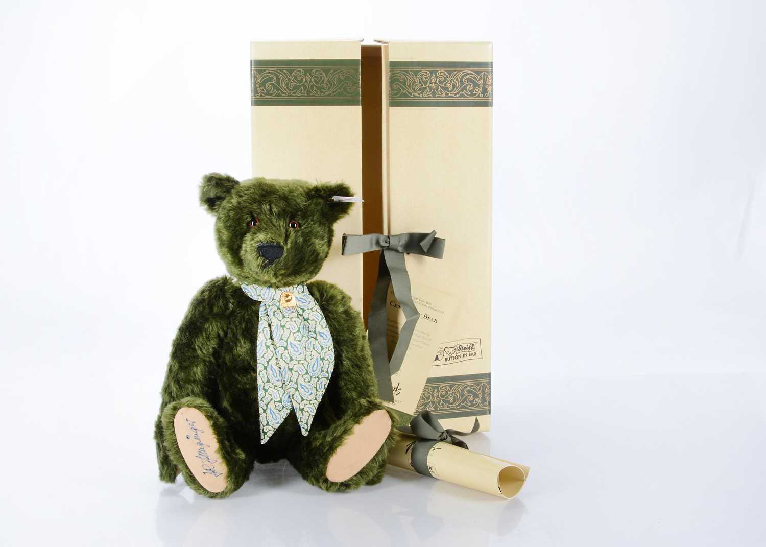 Lot 5 - A Steiff limited edition Harrods Musical Centenary teddy bear