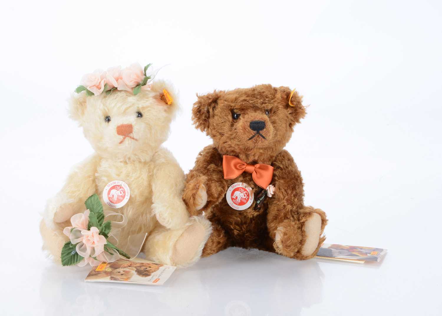 Lot 17 - Two Steiff yellow tag Classic teddy bears (Bride & Groom)