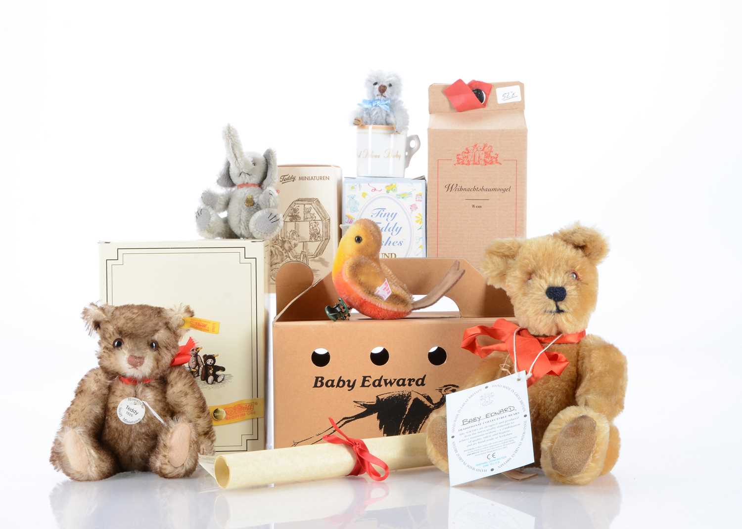 Lot 36 - Five small collectors teddy bears and soft toys