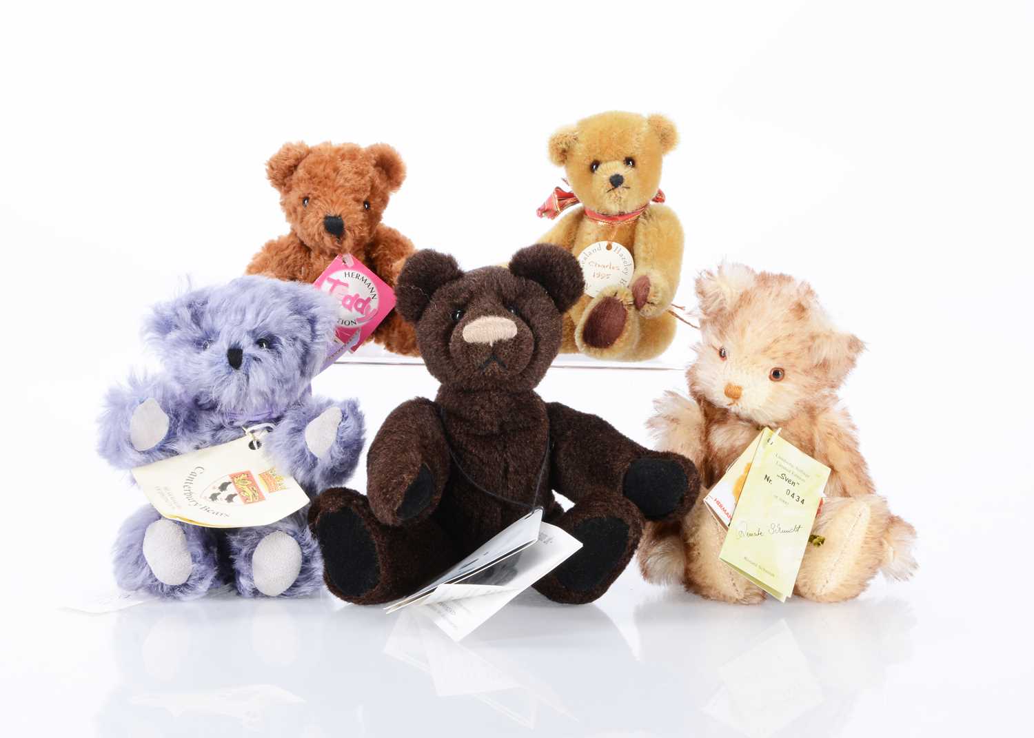 Lot 45 - Five small artist and collectors teddy bears