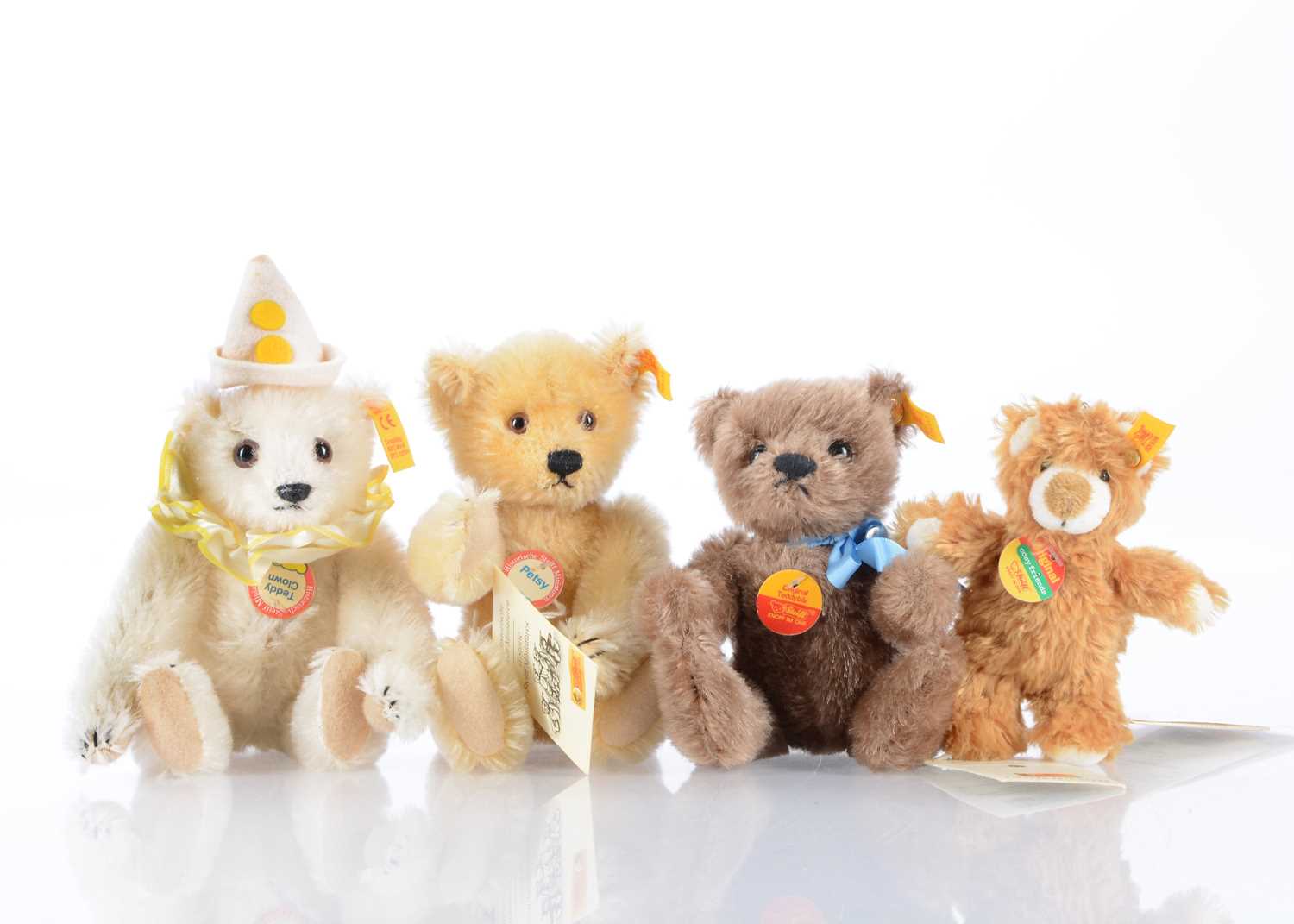 Lot 48 - Three small Steiff yellow tag teddy bears