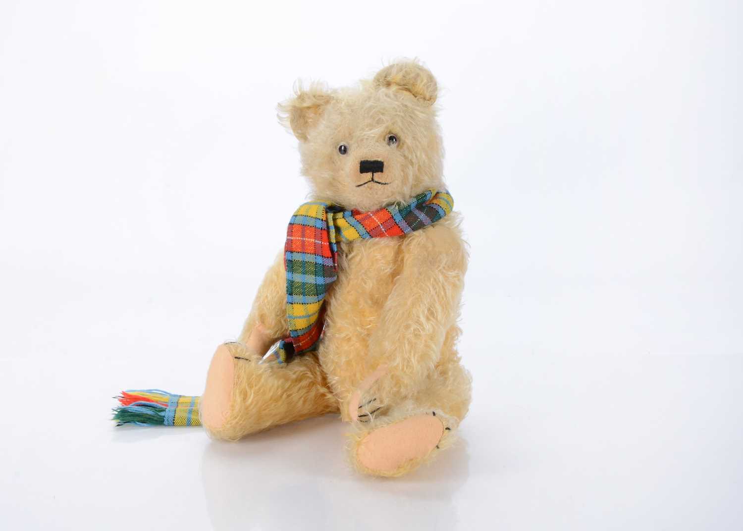 Lot 69 - A 1930-50s German teddy bear