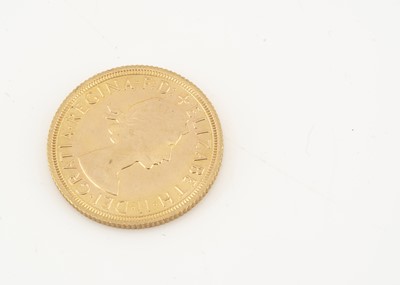 Lot 139 - A modern Elizabeth II full gold sovereign
