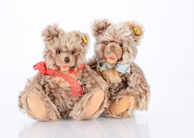 Lot 98 - A post-war Steiff yellow tag Zotty teddy bear