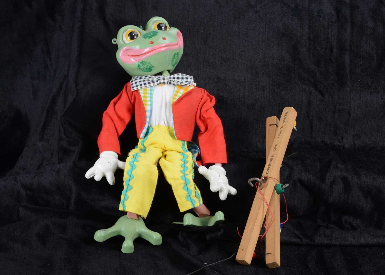 Lot 107 - A 1965 Pelham Puppets SL 63 Range Frog