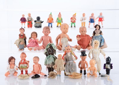 Lot 155 - Various dolls’ house and small dolls