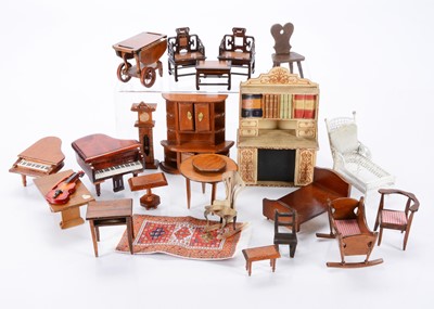 Lot 157 - A dolls’ house bureau container, probably for sewing items