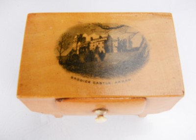 Lot 158 - Antiques and treen for the dolls’ house