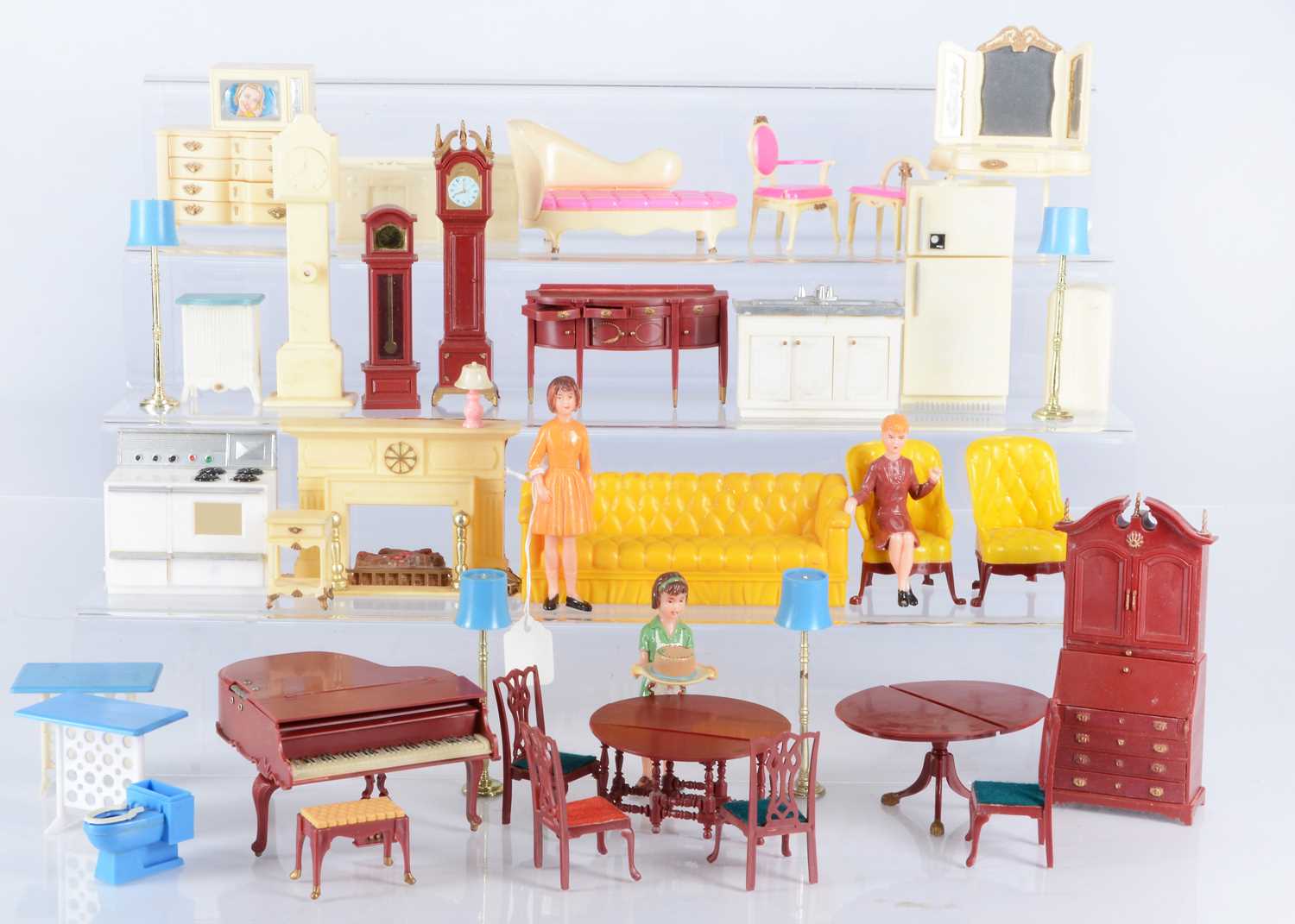 Lot 169 - Louis Marx plastic dolls’ house furniture