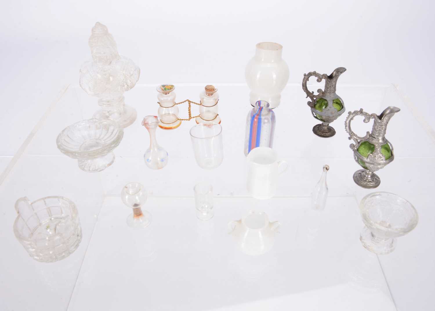 Lot 182 - Glass dolls’ house chattels