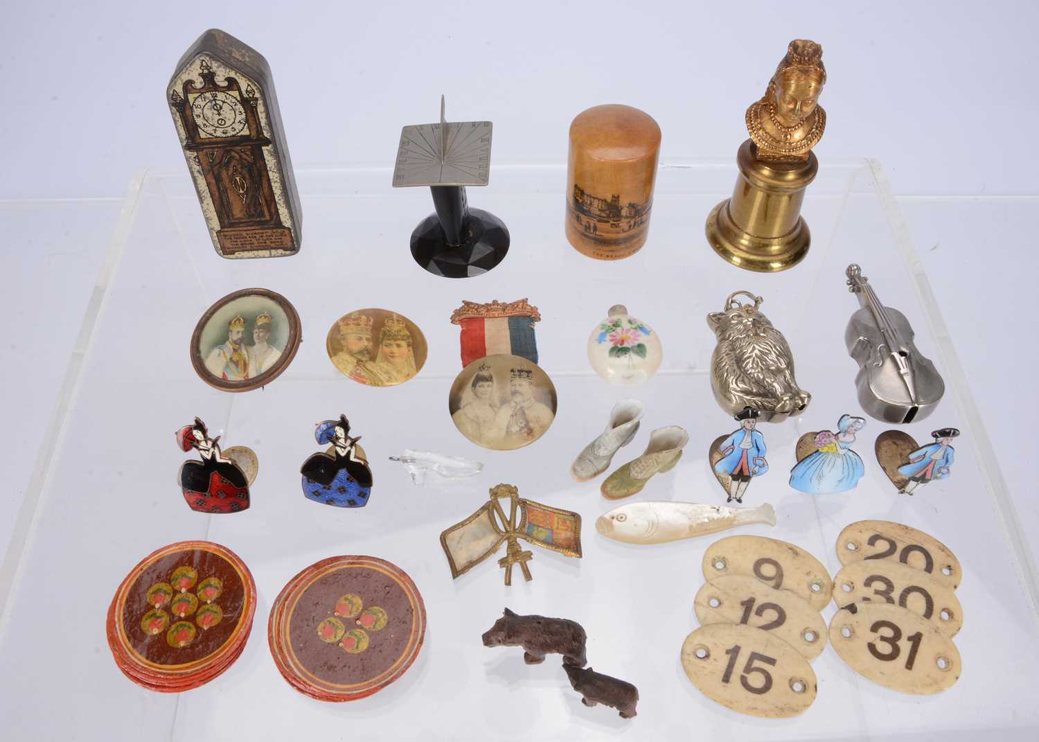 Lot 191 - Small antiques and collectables