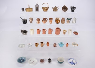 Lot 194 - Doll’s kitchen and dining items