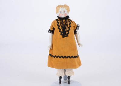 Lot 211 - A late 19th century china shoulder-shoulder-head doll, possibly Kling