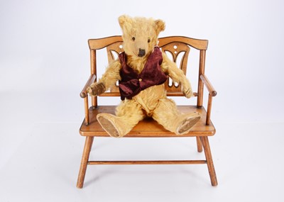 Lot 318 - A 1930s Chiltern teddy bear