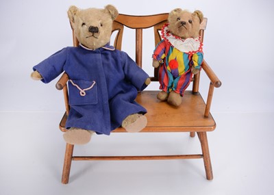 Lot 321 - A 1930s British teddy bear