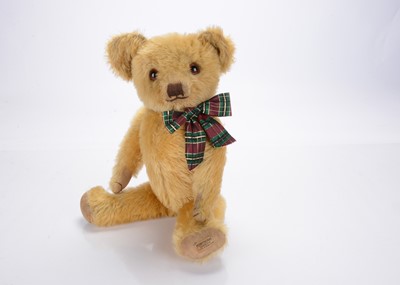 Lot 322 - A 1930s Merrythought teddy bear
