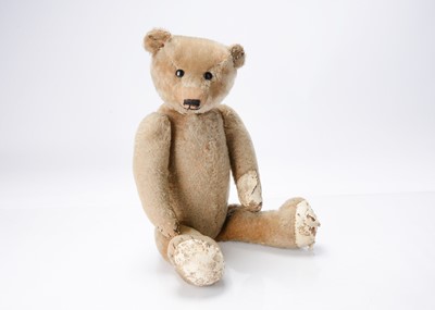 Lot 337 - An American style 1920s teddy bear, probably German