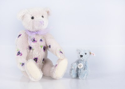 Lot 350 - A Steiff limited edition Violet teddy bear