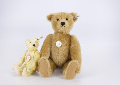 Lot 379 - Two Steiff limited edition replica teddy bears