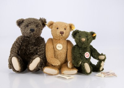 Lot 388 - Three Steiff yellow tag Classic teddy bears