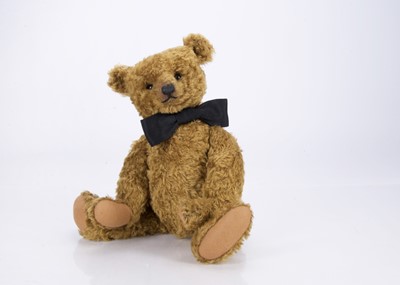 Lot 394 - A Mary George Bears artist teddy bear by Mary George (USA)