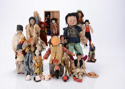 Lot 494 - A selection of various dolls