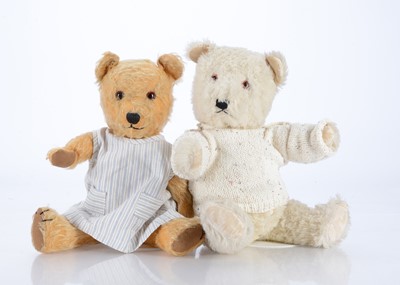 Lot 521 - Two Chiltern teddy bears