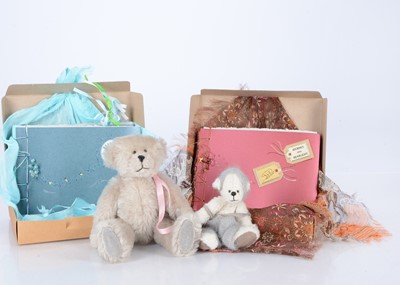 Lot 562 - Two artist teddy bears