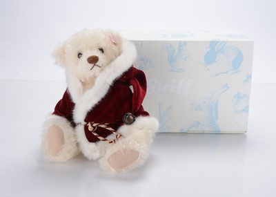 Lot 572 - A Steiff limited edition Christmas teddy bear 2010