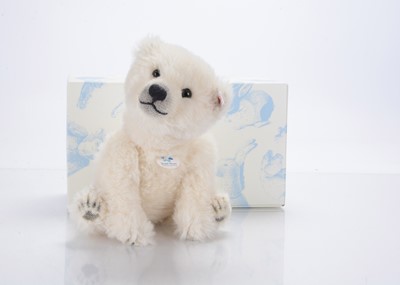Lot 573 - A Steiff limited edition Flocke (Snowflake) polar bear