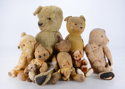 Lot 625 - Sixteen teddy bears for restoration or spares