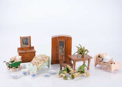 Lot 655 - 1930s oak dolls’ house furniture