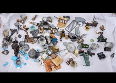 Lot 657 - Metal dolls’ house chattels from the Margaret Towner collection