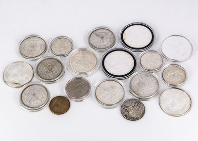 Lot 199 - A collection of twelve US silver dollars