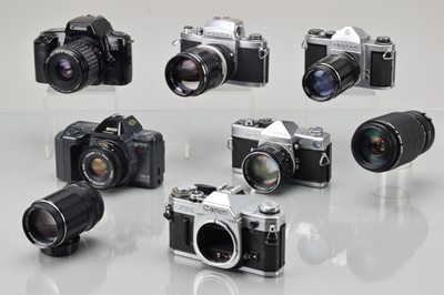 Lot 15 - A Tray of SLR Cameras