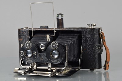 Lot 46 - An Ihagee Ultrix Stereo Camera