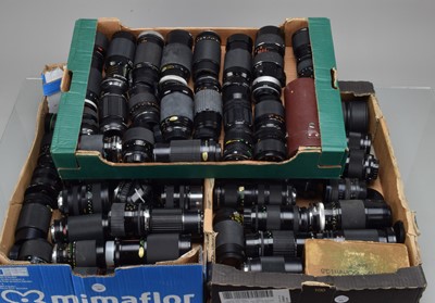 Lot 113 - Three Trays of Zoom Lenses