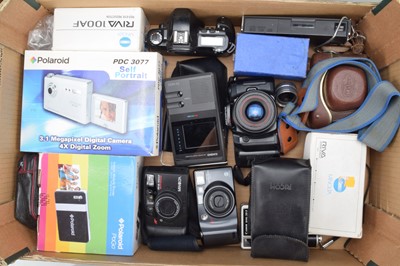 Lot 245 - A Mixed Group of Cameras