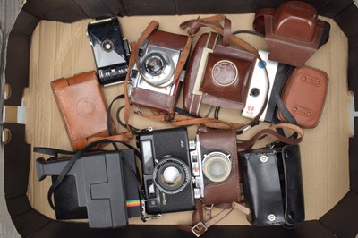 Lot 251 - A Group of Film Cameras