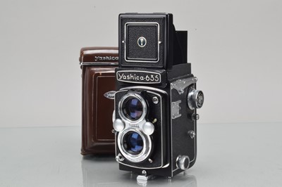 Lot 356 - A Yashica 635 TLR Camera