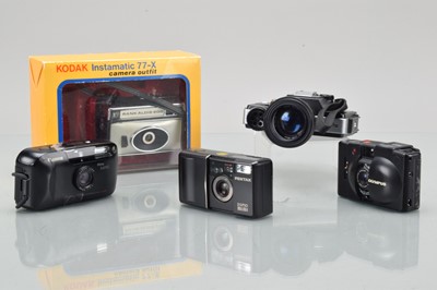 Lot 364 - A Group of Compact Cameras