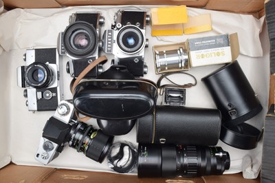 Lot 366 - Four Ihagee Exakta SLR Cameras