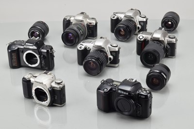 Lot 378 - A Tray of AF SLR Cameras