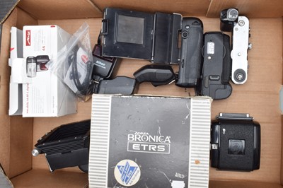 Lot 436 - A Tray of Camera Related Accessories